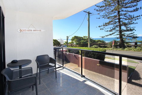 Unit 1 Phoenix Apartments, Coolum Beach - Accommodation Rockhampton 2