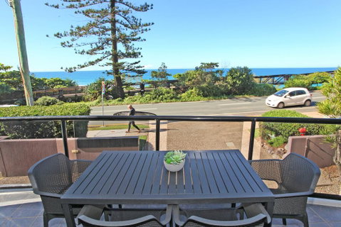 Unit 1 Phoenix Apartments, Coolum Beach - Accommodation Rockhampton 0