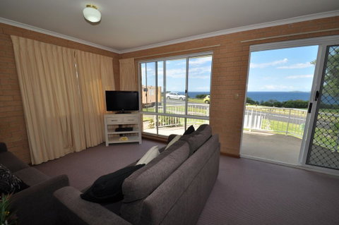 Unit 1, Countess Court - Accommodation Rockhampton 0