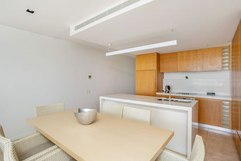 Unit 101 Plantation Resort - Rainbow Beach, Plantation Resort, Second Floor, Aircon, Pool, Spa - Accommodation Rockhampton 2