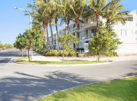 Unit 101 Plantation Resort - Rainbow Beach, Plantation Resort, Second Floor, Aircon, Pool, Spa - Accommodation Rockhampton 0