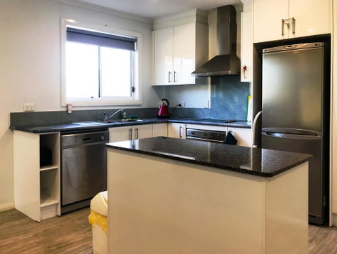 Unit 8 - Boardwalk - Accommodation Rockhampton 1