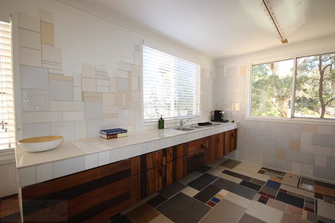 Up-cycle House Blackheath - Accommodation Rockhampton 3