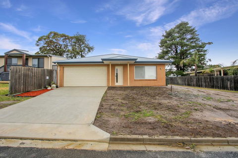 V & V Family Dream Away - Accommodation Rockhampton 2