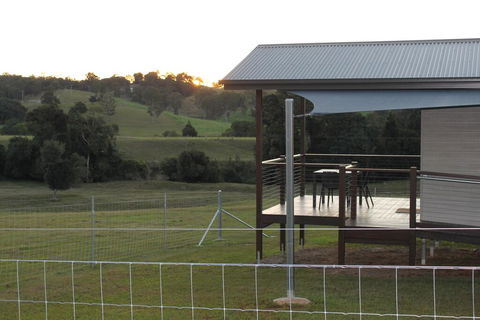 Valley Cabins By The Creek - Accommodation Rockhampton 2