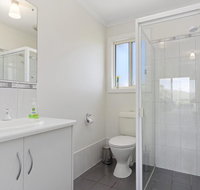 VALLEY VIEWS - 10 Valley Heights Drive - Accommodation Rockhampton