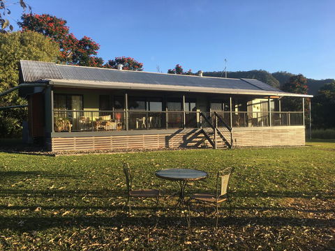 Valley Views Lodge Port Douglas - Accommodation Rockhampton 1