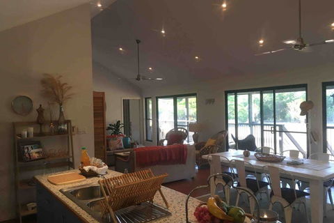 Valley Views Lodge Port Douglas - Accommodation Rockhampton 0