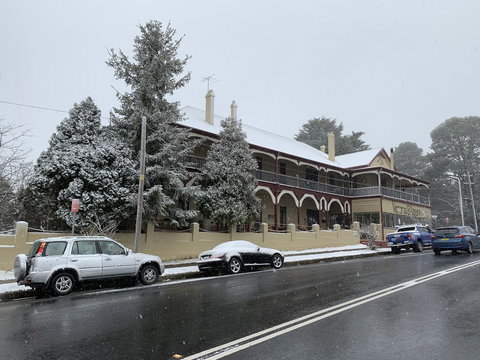 Victoria Albert Guest House Bar Cafe And Restaurant - Accommodation Rockhampton 0