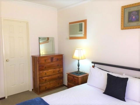 Victoria Park Villa 2 - Accommodation Rockhampton 2