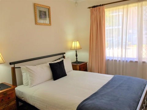 Victoria Park Villa 2 - Accommodation Rockhampton 3