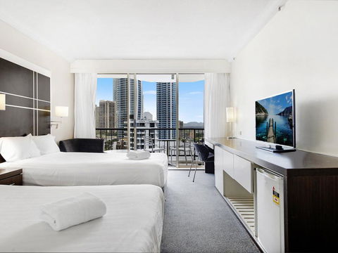 View - In Heart Of Surfers Paradise - Accommodation Rockhampton 3