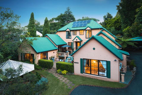 Villa Della Rosa Bed & Breakfast - Accommodation Rockhampton 2
