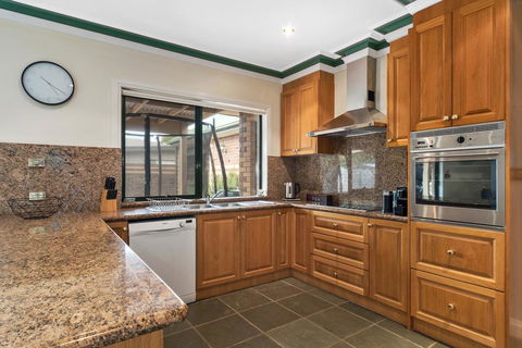 Villa Di Morcone By The Bay - Accommodation Rockhampton 2