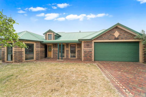 Villa Di Morcone By The Bay - Accommodation Rockhampton 0