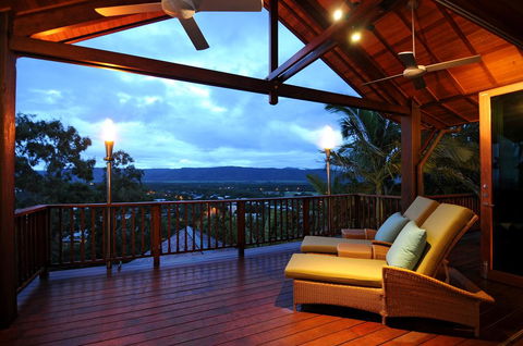 Villa Empat Puluh Dua - Accommodation Rockhampton 1