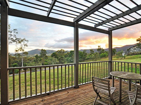 Villa Executive 2br Moscato Resort Condo Located Within Cypress Lakes Resort (nothing Is More Central) - Accommodation Rockhampton 0