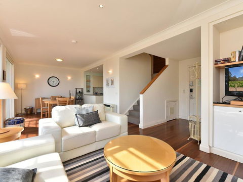 Villa Executive 2br Viti Resort Condo Located Within Cypress Lakes Resort (nothing Is More Central) - Accommodation Rockhampton 0