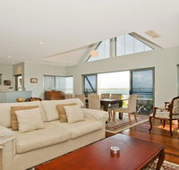 Villa Mer - stylish waterfront accommodation - Accommodation Rockhampton