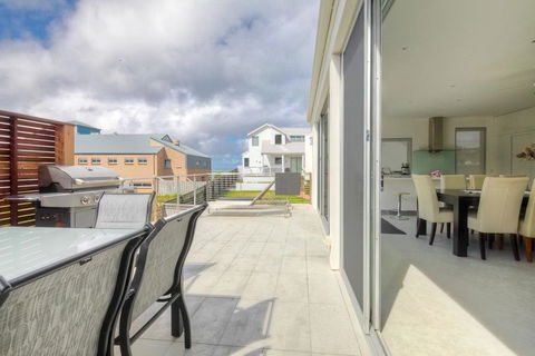 Villa Moyne - Located In A Quiet Cul De Sac And Designed For Beach Families - Accommodation Rockhampton 2