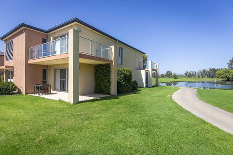 Villa On The Green - Accommodation Rockhampton 0