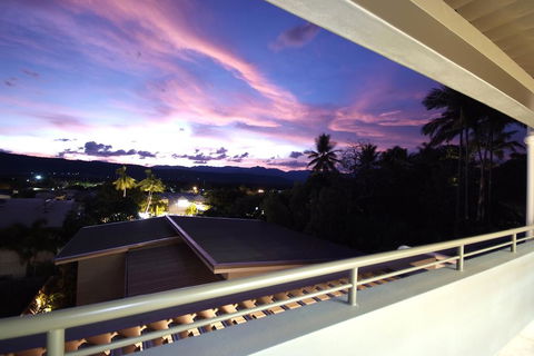 Villa One On Murphy - Luxury Holiday Villa - Accommodation Rockhampton 1