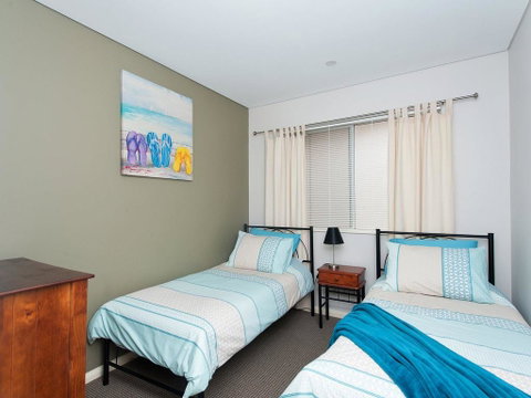 Villa Serene @ Fingal Bay - Accommodation Rockhampton 1