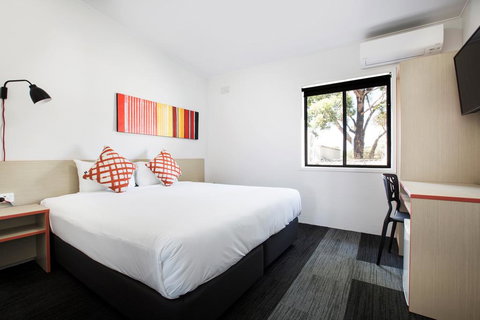 Villawood Hotel - Accommodation Rockhampton 0