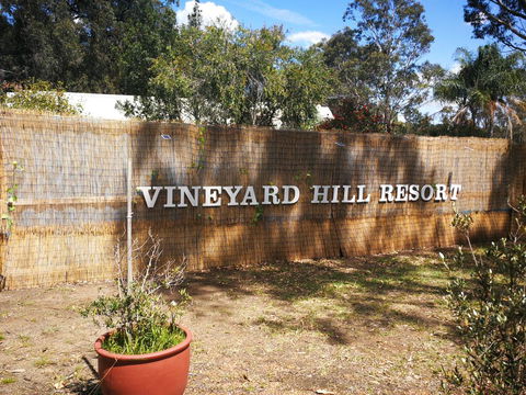 Vineyard Hill Resort - Accommodation Rockhampton 0