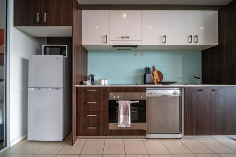 Vue Of The East End-Wifi - Netflix - Nespresso - Accommodation Rockhampton 3