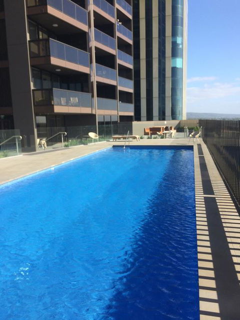 VUE Penthouse On King William - Accommodation Rockhampton 3
