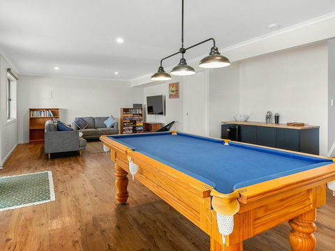 Waikiki Views - Accommodation Rockhampton 1
