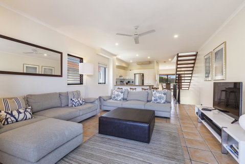 Wake Up To Ocean Views In Stylish Comfort - Accommodation Rockhampton 1