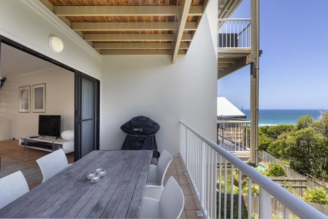 Wake Up To Ocean Views In Stylish Comfort - Accommodation Rockhampton 3