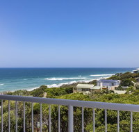 Wake up to ocean views in stylish comfort - Accommodation Rockhampton