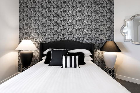 Walk Everywhere In The City From A Historic Home - Accommodation Rockhampton 0