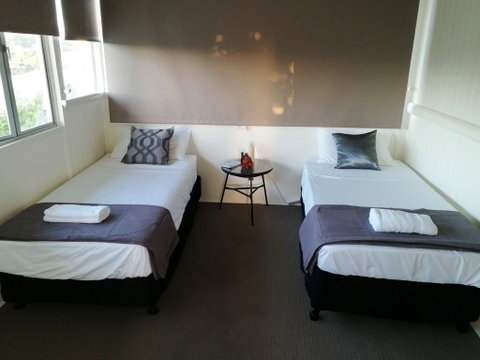 Walk To Beach Queenslander HOME In CBD Hervey Bay - Accommodation Rockhampton 2