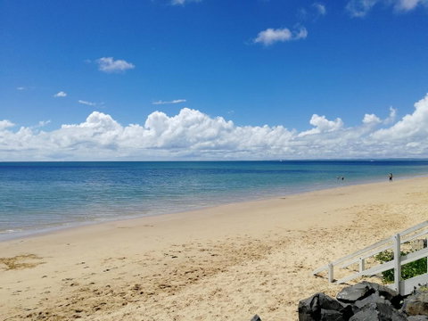 Walk To Beach Queenslander HOME In CBD Hervey Bay - Accommodation Rockhampton 0
