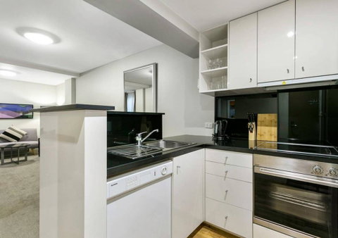 Walk To The MCG, The Tan, Botanic Gardens & Train - Accommodation Rockhampton 1