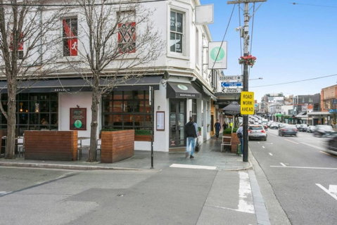 Walk To The MCG, The Tan, Botanic Gardens & Train - Accommodation Rockhampton 3