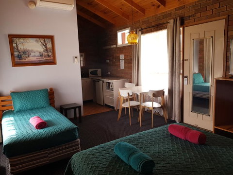 Walkabout Motel - Accommodation Rockhampton 2