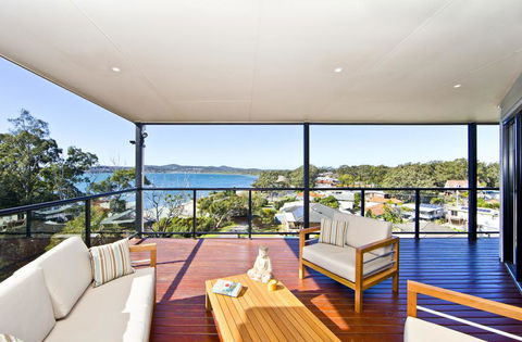 Wanda Point House - Tranquil, Elegant & Dog Friendly - Accommodation Rockhampton 1