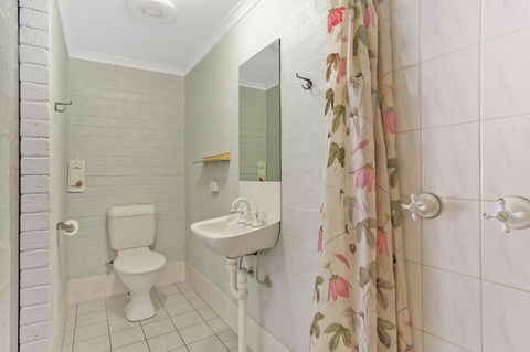 Wandarrah Lodge Hostel - Accommodation Rockhampton 1