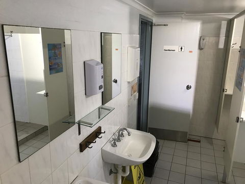 Wandarrah Lodge Hostel - Accommodation Rockhampton 2