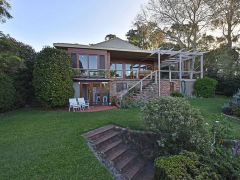 Wangi Waterfront Delight 4br Waterfront Reserve Home - Accommodation Rockhampton 1