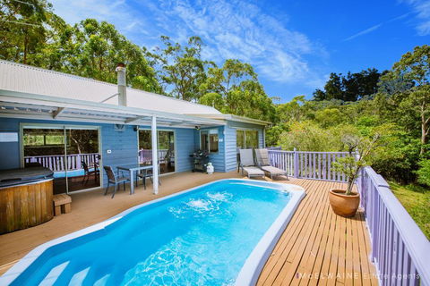 Wanjii II Pool & Spa Getaway - Accommodation Rockhampton 0