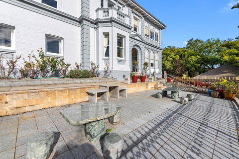 Waratah On York - Accommodation Rockhampton 0