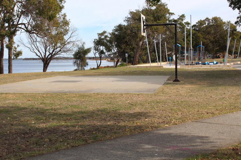 Water Lover's Haven - Accommodation Rockhampton 2