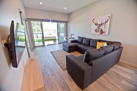 Waterfront Apartments - Accommodation Rockhampton 0