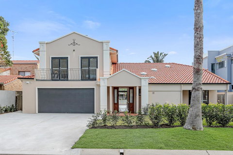 Waterfront Luxury, Noosa Heads - Accommodation Rockhampton 0